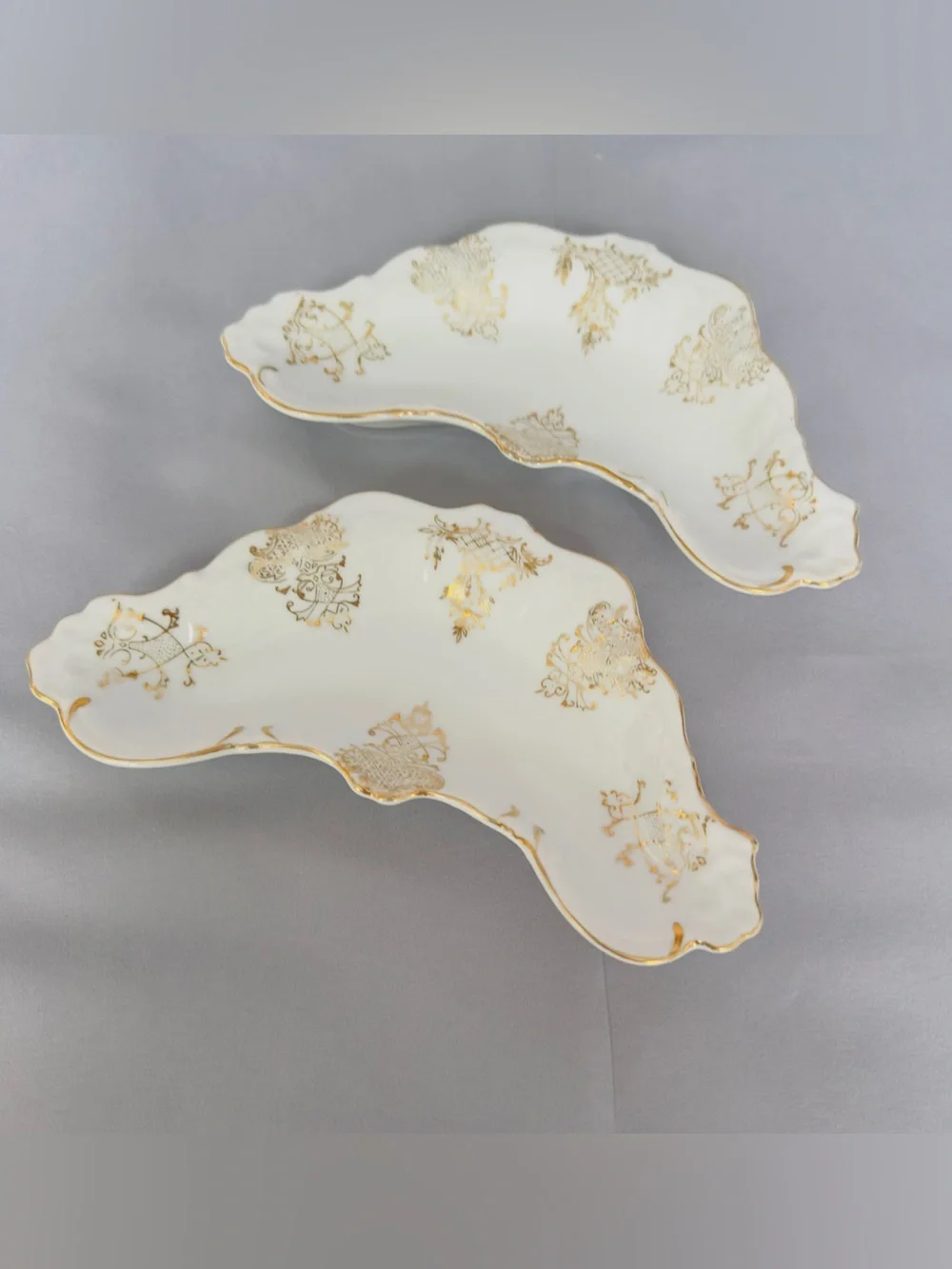Set of 2 Vintage Andrea Sadek Porcelain Gold Design Bone Dishes Trinket Kidney